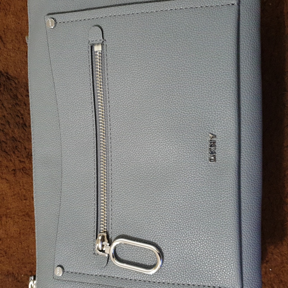 DKNY Nala Crossbody Bag NWOT - Picture 2 of 7